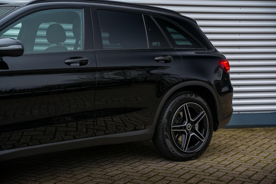 Mercedes-Benz GLC 300 4MATIC Premium Plus 19"L.M. Navi Sfeerverl. Airco Pano Achteruitrijcamera