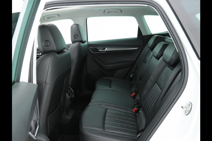 Škoda Karoq 1.6 TDI Style Business Travel-Pack Pro *PANO | FULL-LED | NAPPA-FULL-LEATHER | NAVI-FULLMAP | CANTON-PREMIUM-AUDIO | ADAPT.CRUISE | KEYLESS | CAMERA | DAB | AMBIENT-LIGHT |  TOWBAR | SPORT-SEATS | 18"ALU*