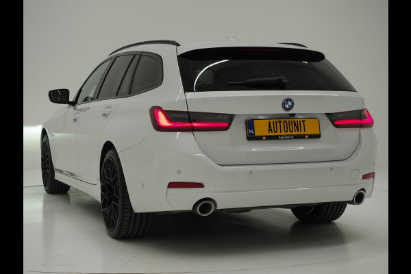 BMW 3 Serie Touring 320e LCI Shadow | Camera | Sportstoelen | LED | Dodehoek | Carplay