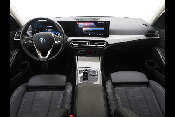 BMW 3 Serie Touring 320e LCI Shadow | Camera | Sportstoelen | LED | Dodehoek | Carplay