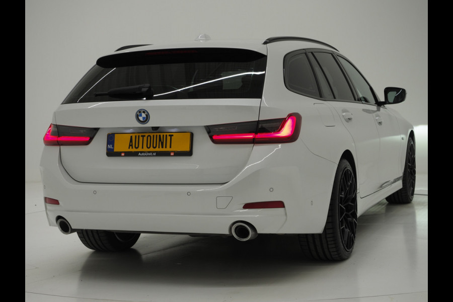 BMW 3 Serie Touring 320e LCI Shadow | Camera | Sportstoelen | LED | Dodehoek | Carplay