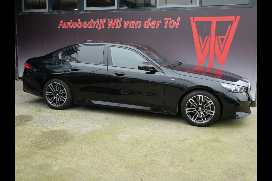 BMW 5 Serie 520i M-SPORT | PANORAMA | H.U.D. | A.C.C. | HARMAN KARDON | FABRIEKSGARANTIE!!