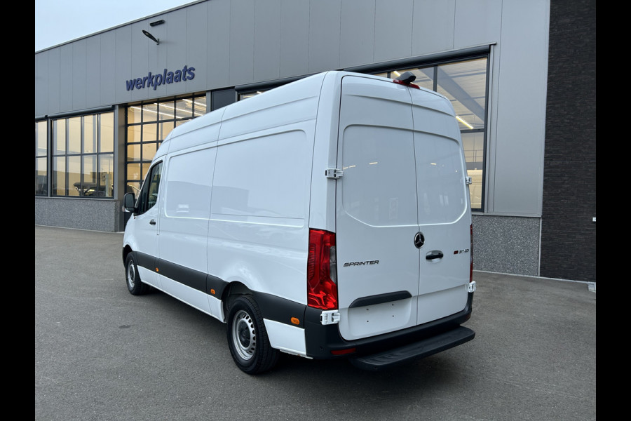 Mercedes-Benz Sprinter 317 CDI L2 H2 MBUX / Navigatie / Camera / Parkeersensoren / Cruise control / Airco / 270 Graden achterdeuren