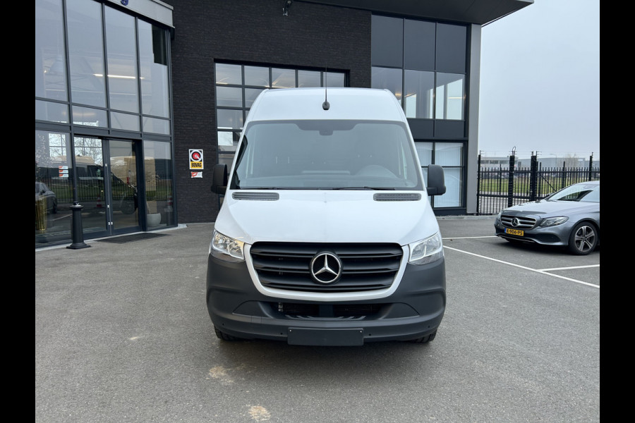 Mercedes-Benz Sprinter 317 CDI L2 H2 MBUX / Navigatie / Camera / Parkeersensoren / Cruise control / Airco / 270 Graden achterdeuren