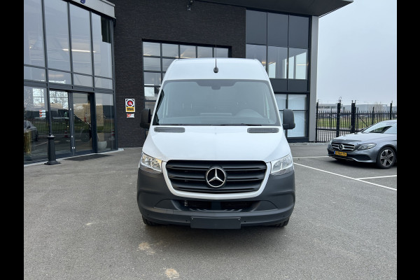 Mercedes-Benz Sprinter 317 CDI L2 H2 MBUX / Navigatie / Camera / Parkeersensoren / Cruise control / Airco / 270 Graden achterdeuren