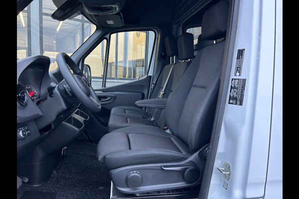 Mercedes-Benz Sprinter 317 CDI L2 H2 MBUX / Navigatie / Camera / Parkeersensoren / Cruise control / Airco / 270 Graden achterdeuren