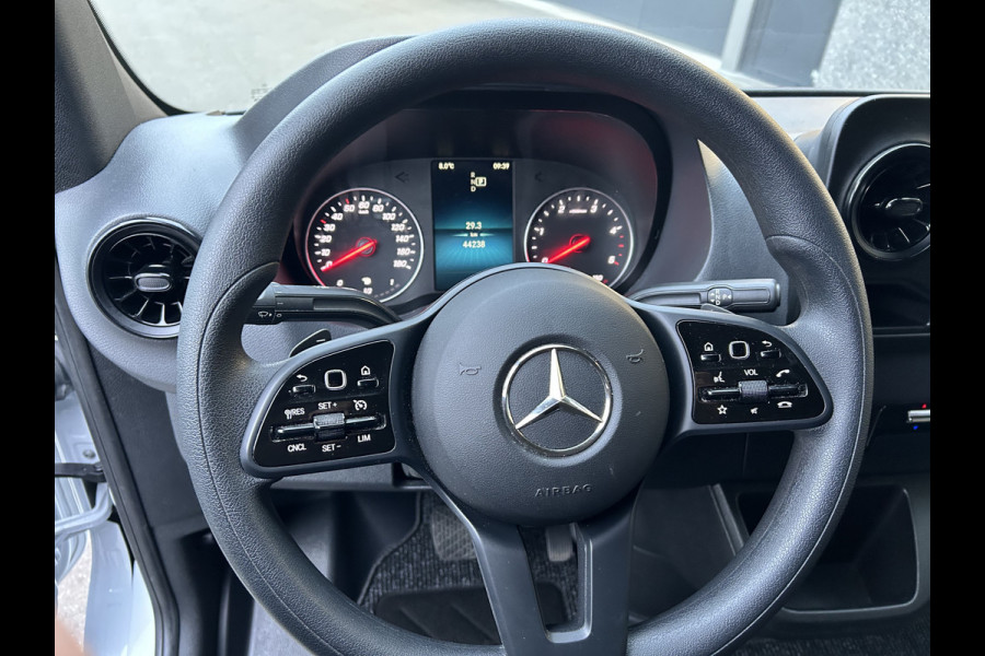 Mercedes-Benz Sprinter 317 CDI L2 H2 MBUX / Navigatie / Camera / Parkeersensoren / Cruise control / Airco / 270 Graden achterdeuren