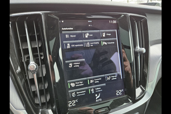 Volvo V60 T6 Recharge AWD Inscription Plug In Hybrid Dealer O.H PHEV | Panodak | Trekhaak af Fabriek | Navi Full Map | 18"L.M | LED Koplampen | Apple Carplay | DAB |