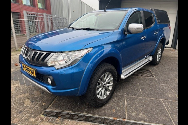 Mitsubishi L200 2.4 DI-D Club Cab Intense 4 x 4 I AIRCO I NAVI I CAMERA I 5 ZITPLAATSEN I LEDER I ZEER COMPLEET