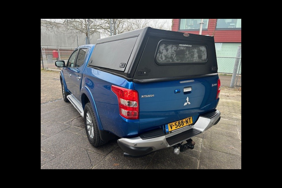 Mitsubishi L200 2.4 DI-D Club Cab Intense 4 x 4 I AIRCO I NAVI I CAMERA I 5 ZITPLAATSEN I LEDER I ZEER COMPLEET