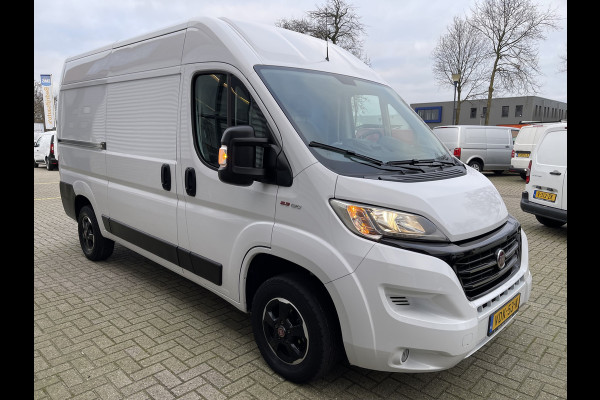 Fiat Ducato 30 2.3 MultiJet L2H2 / vaste prijs rijklaar € 20.950 ex btw / lease vanaf € 375 / cruise en climate control / euro 6 / achteruit rijcamera / navigatie !