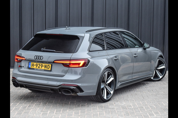 Audi A4 Avant 2.9 TFSI RS 4 QUATTRO | BLACK - OPTIC | CARBON DETAILS | B&O SOUND | HEAD-UP | CAMERA | KERAMISCHE REMMEN | DYNAMIC PACK P