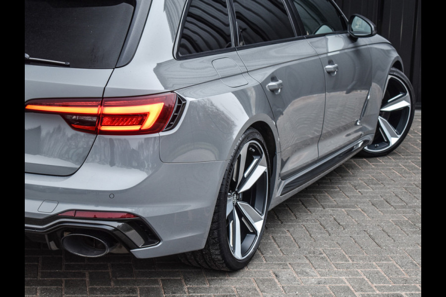 Audi A4 Avant 2.9 TFSI RS 4 QUATTRO | BLACK - OPTIC | CARBON DETAILS | B&O SOUND | HEAD-UP | CAMERA | KERAMISCHE REMMEN | DYNAMIC PACK P