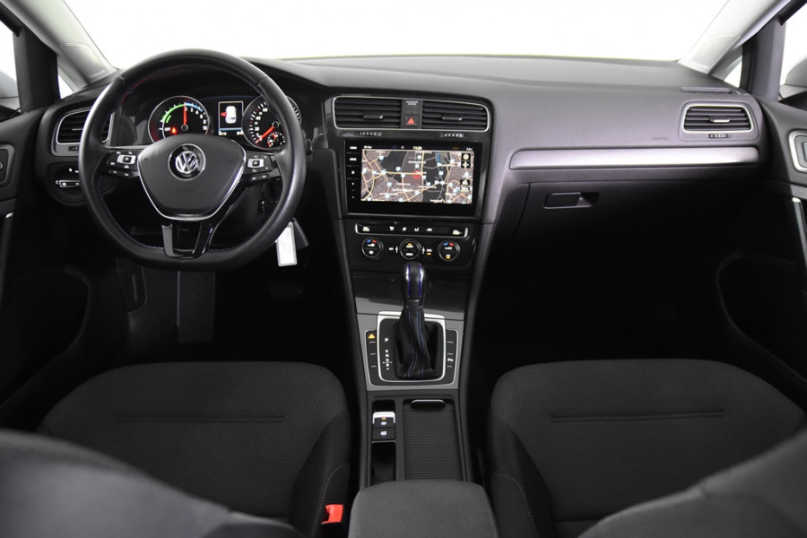 Volkswagen e-Golf Comfort *Navigatie*Carplay*Adaptive Cruise Control*