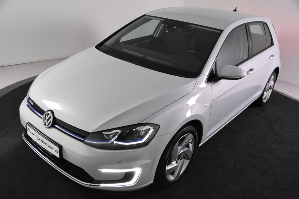 Volkswagen e-Golf Comfort *Navigatie*Carplay*Adaptive Cruise Control*