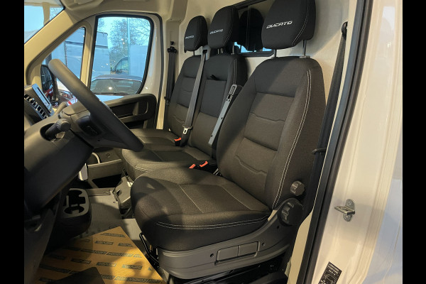 Fiat Ducato 30 2.2 MultiJet L1H1 uit voorraad leverbaar - PDC - achteruitrij camera - trekhaak - parkeersensoren achter - cruise control - Climate control - navigatie - Bluetooth - Radio - 3 zitplaatsen voor - Tussenschot volledig - zijschuifdeur rechts