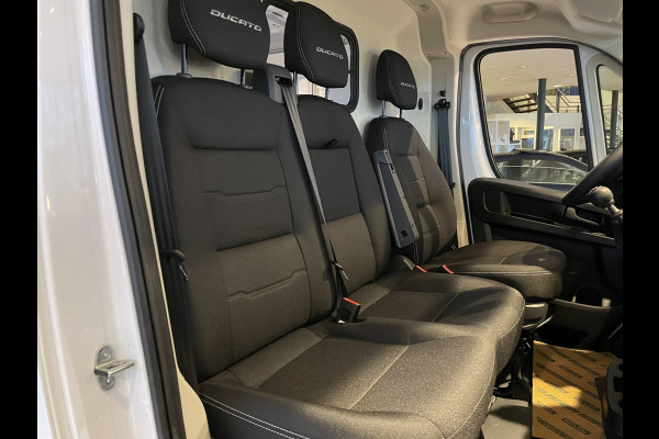 Fiat Ducato 30 2.2 MultiJet L1H1 uit voorraad leverbaar - PDC - achteruitrij camera - trekhaak - parkeersensoren achter - cruise control - Climate control - navigatie - Bluetooth - Radio - 3 zitplaatsen voor - Tussenschot volledig - zijschuifdeur rechts