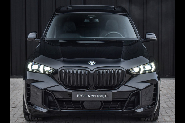 BMW X5 xDrive50e M-SPORT PRO | COMFORT SEATS | LUCHTVERING | ACTIVE CRUISE | PANORAMADAK MET SKYLOUNGE | TREKHAAK | COMFORT ACCES | AMB