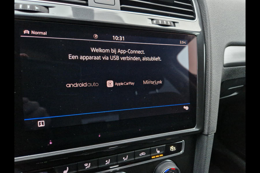 Volkswagen e-Golf E-DITION | Navi | ACC | DAB | Apple Carplay / Android Auto | Stoelverwarming |