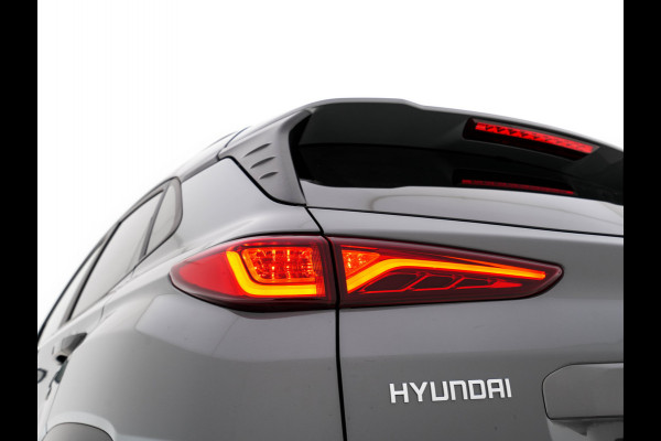 Hyundai Kona EV Fashion Design-Pack 64 kWh (INCL-BTW) Aut. *HEAD-UP | LEATHER-MICROFIBRE | NAVI-FULLMAP | KEYLESS | SHIFT-PADDLES | LANE-ASSIST | CAMERA | DAB | DIGI-COCKPIT | ADAPTIVE-CRUISE | COMFORT-SEATS | 17"ALU*