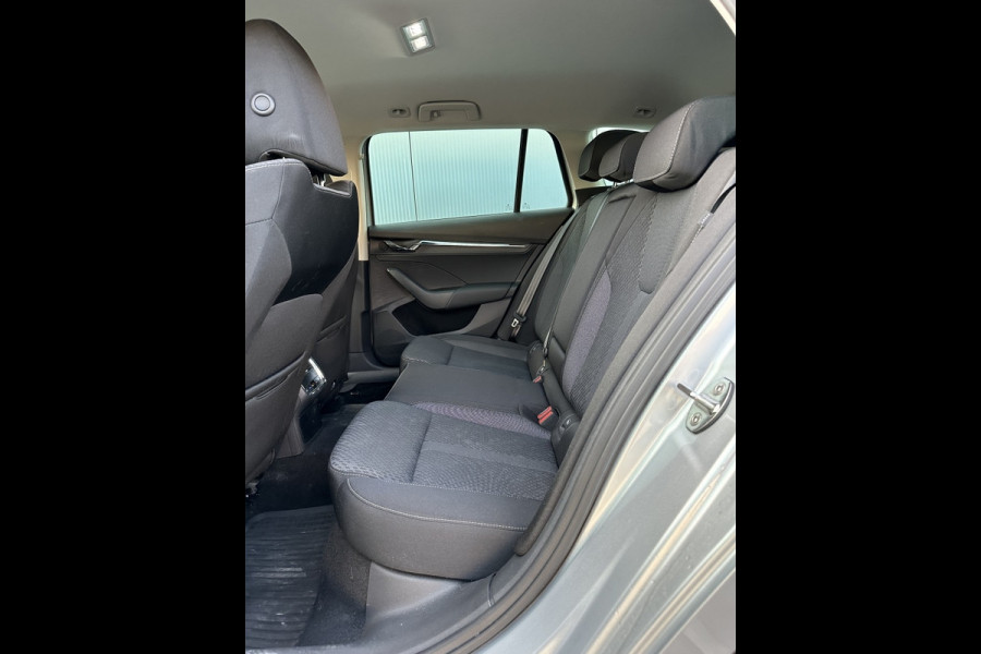 Škoda Octavia Combi 1.4 TSI iV BnsEd. STANDKACHEL NAVI PDC CR CONTROL ELEK PAKKET EC