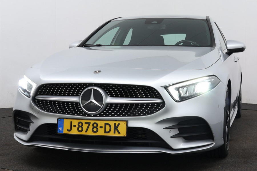 Mercedes-Benz A-Klasse 180 Business Solution AMG(NL auto, Dealer onderhoud, Navi Groot, StoelV, Camera, Carplay, Lane Assit, Etc)