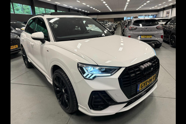 Audi Q3 40 TFSI quattro 20'' 3X S-LINE BLACK-LINE PANO/LED/NAVI/V-COCKPIT/ECC/PDC////