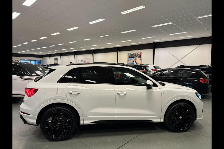 Audi Q3 40 TFSI quattro 20'' 3X S-LINE BLACK-LINE PANO/LED/NAVI/V-COCKPIT/ECC/PDC////