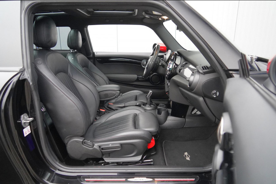 MINI Mini 2.0 John Cooper Works JCW Pack / Schuifdak / Camera / Leder / Navigatie / Stoelverw. / Automaat