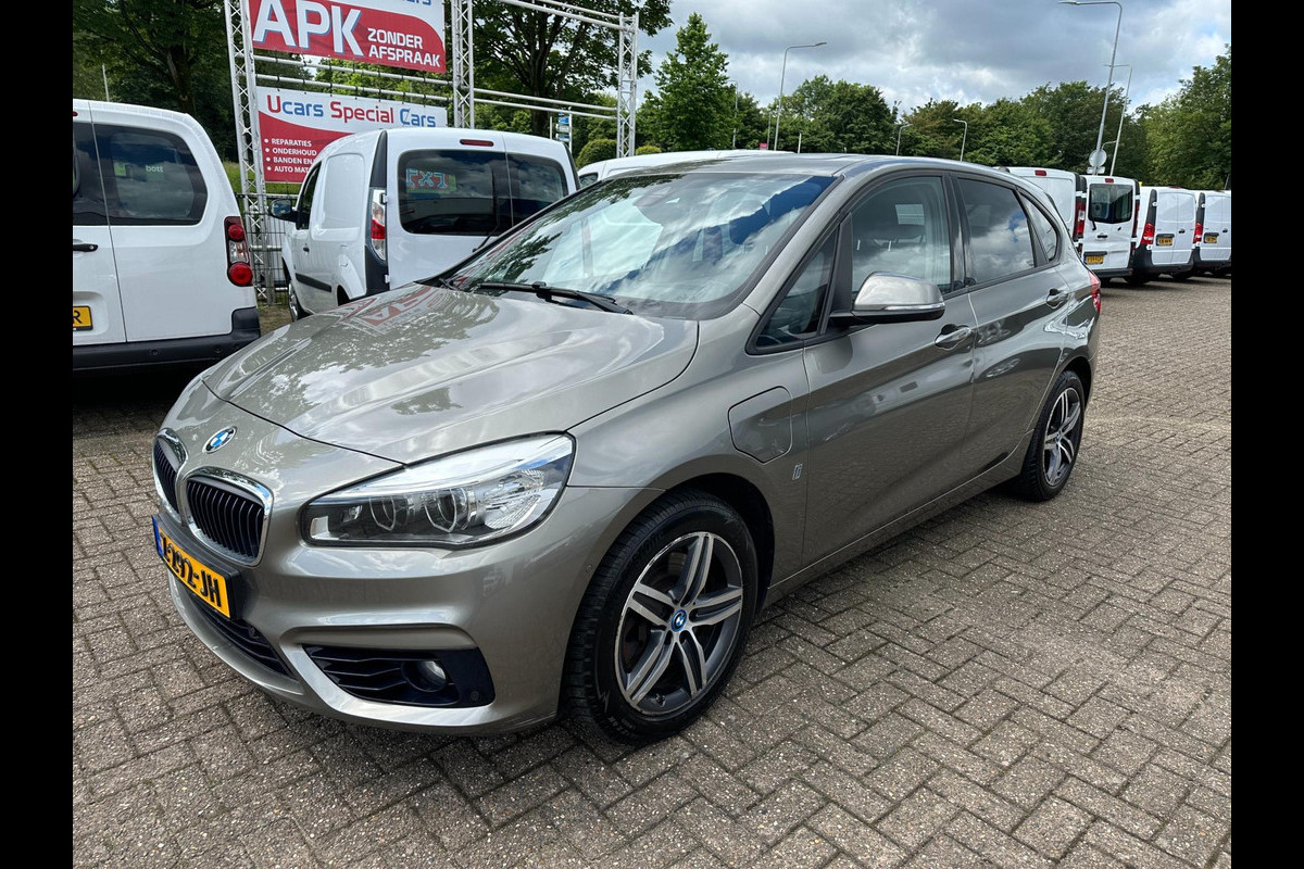 BMW 2 Serie Active Tourer 225xe iPerformance Navigatie/ Panoramadak