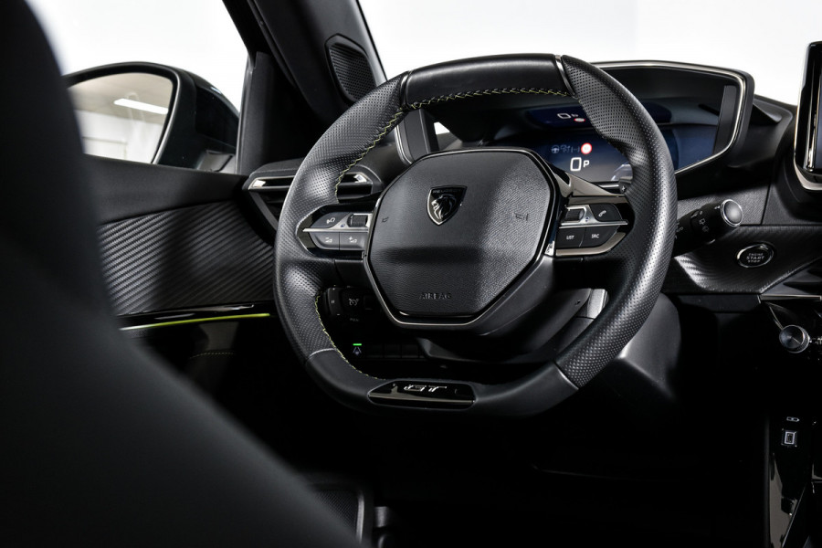 Peugeot 2008 1.2 PureTech 130 PK GT - Automaat | Dig. Cockpit | Adapt. Cruise | Camera | PDC | NAV + App Connect | ECC | LM 17'' | 0440