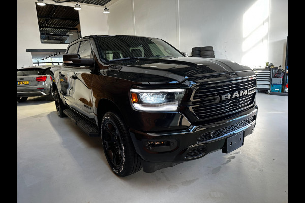 Dodge Ram 1500 5.7 V8 4x4 Crew Cab Sport | Full BLACK | Camera | ALPINE | Soft Cover | Apple Carplay | Cruise |