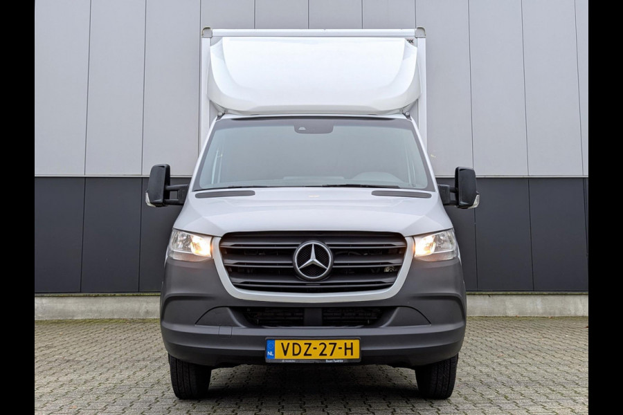 Mercedes-Benz Sprinter 516 160PK AUTOMAAT RWD DUBBELLUCHT BAKWAGEN MET LAADKLEP CLIMATE CRUISE ACHTERUITRIJCAMERA