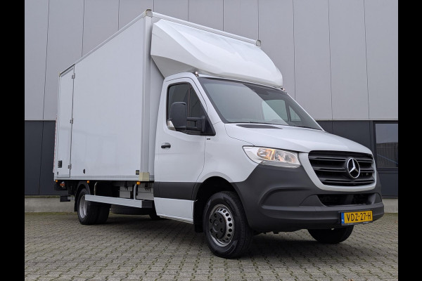 Mercedes-Benz Sprinter 516 160PK AUTOMAAT RWD DUBBELLUCHT BAKWAGEN MET LAADKLEP CLIMATE CRUISE ACHTERUITRIJCAMERA