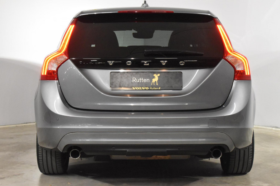 Volvo V60 T2 122PK Automaat Summum / Xenon / Leer / Donker getint glas / Navigatie /