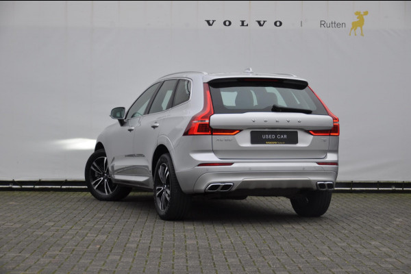 Volvo XC60 2.0 T5 Momentum / Semi-elektrisch inklapbare trekhaak / Apple carplay / Cruise control / Parkeersensoren achter / Lederen bekleding / Elektrische achterklep /