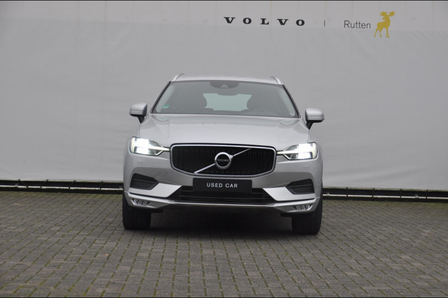 Volvo XC60 2.0 T5 Momentum / Semi-elektrisch inklapbare trekhaak / Apple carplay / Cruise control / Parkeersensoren achter / Lederen bekleding / Elektrische achterklep /