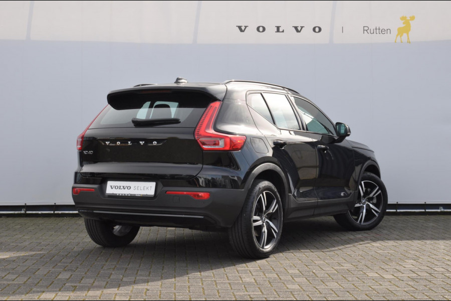 Volvo XC40 T5 262PK Automaat Recharge R-Design / BLIS/ Cruise control/ Apple CarPlay/ Stoel en stuurverwarming/ Parkeersensoren met camera/ Draadloos opladen/ Navigatie/ Bluetooth/ elektrische achterklep