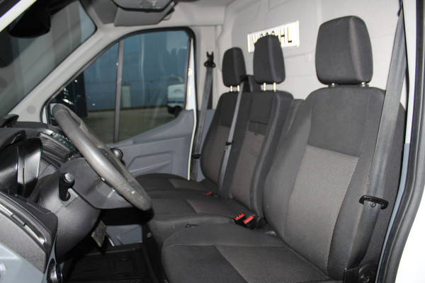 Ford Transit 290 2.0-105pk TDCI L2H2 Ambiente. Dames en heren ondernemers, u kunt direct los: compleet ingerichte Ford Transit ! Camera, parkeersensoren v+a, airco, ladder op achterdeur, opstaptrede met trekhaak, imperiaal met ladder, omvormer naar 220V voor opladen gereedschap etc etc.