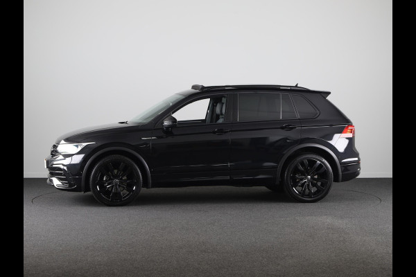 Volkswagen Tiguan 1.5 TSI R-Line Business+ 150PK | Automaat (DSG) | Panoramadak | Camera | 20 Inch | Black Edition