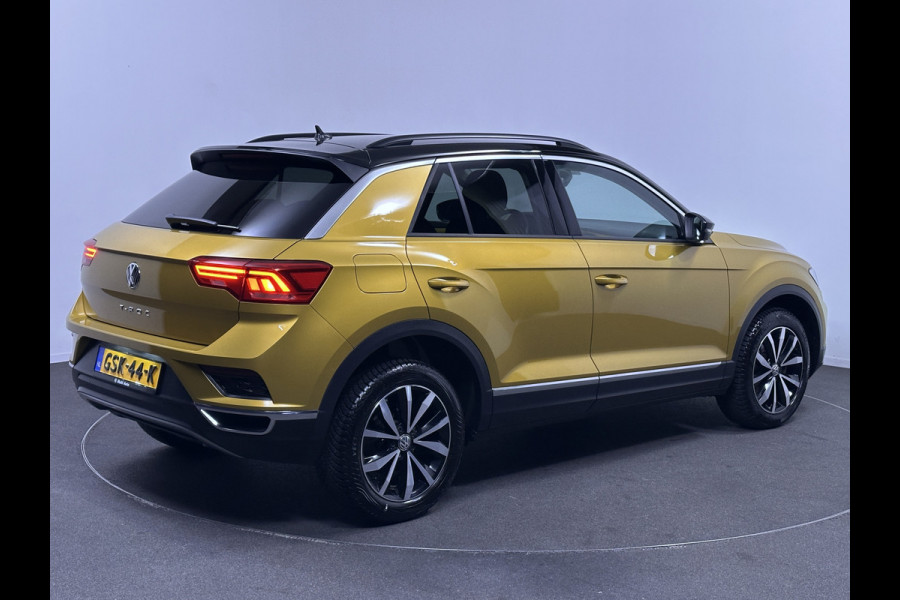 Volkswagen T-Roc 1.5 TSI Style 150pk DSG Dealer O.H | Adaptive Cruise | Navi | Stoel /Stuur Verwarming | Laneassist | 17"L.M |