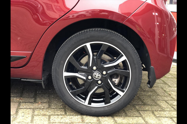 Toyota Yaris 1.5 Hybrid Bi-Tone | Eerste eigenaar, 16 inch, Spoiler, Cruise control, Parkeercamera, Safety sense, Climate control