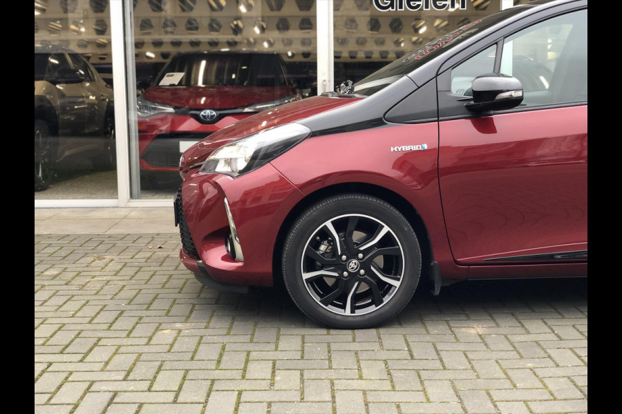 Toyota Yaris 1.5 Hybrid Bi-Tone | Eerste eigenaar, 16 inch, Spoiler, Cruise control, Parkeercamera, Safety sense, Climate control