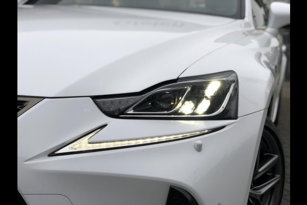 Lexus IS 300h 223pk F Sport Line | Premium Navigatie, Leer, Geheugenfunctie, Stoelventilatie, Parkeersensoren, Adaptive cruise control