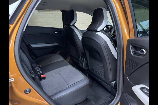 Renault Captur 1.6 E-Tech | PHEV | Hybrid 160 Edition One | Groot 9,3" Navi | Bose | ACC | Blindspot | Camera | Digitaal cockpit | 100% Dealer onderhouden | Wegklapbare Trekhaak!