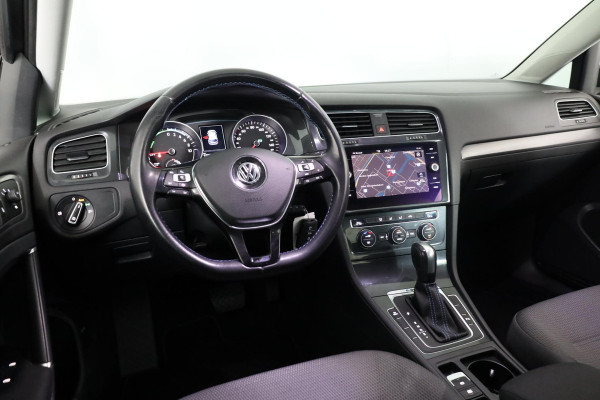 Volkswagen e-Golf E-DITION 136 pk | Navigatie | Warmtepomp | Parkeersensoren | Adaptieve cruise control | LED koplampen |