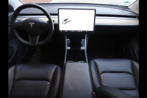 Tesla Model 3 Standard RWD Plus 60 kWh Autopilot Panodak Navi Leder PDC VA Camera Premium Connectivity