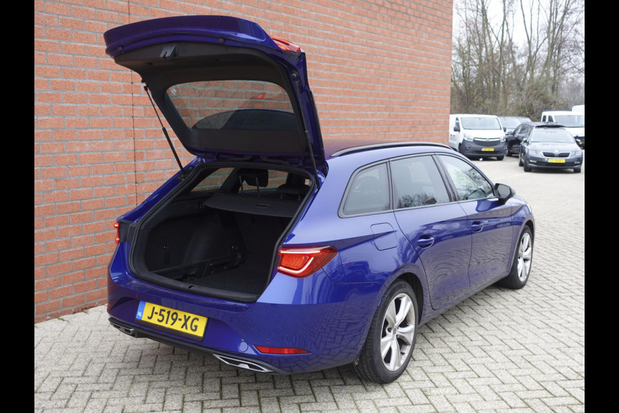 Seat Leon Sportstourer 1.5 eTSI FR Launch Edition Airco Adaptive Cruise Control Navi Virtual Cockpit Trekhaak Elektrisch