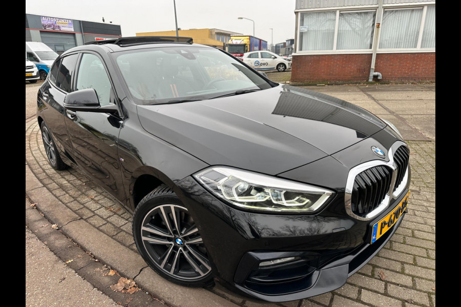 BMW 1-serie 118i 2022 140PK High/Executive M-Edition SPORT PANO LEER NAP