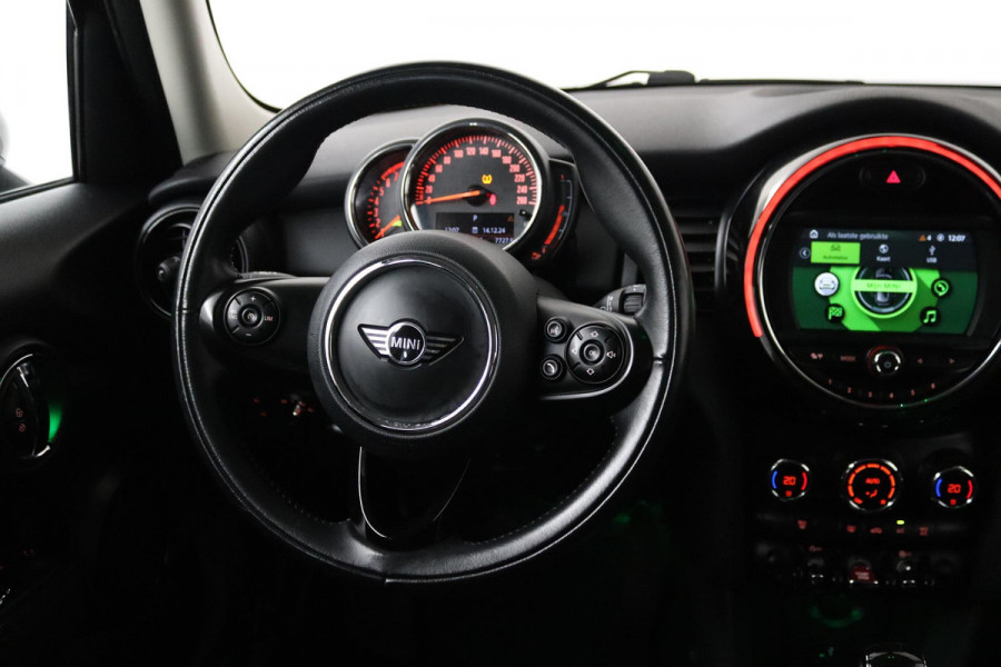 MINI Mini 1.5 One Pepper Automaat (NAVIGATIE, CLIMATE, CRUISE, PARKEERSENSOREN, LED, NL-AUTO, DEALER ONDERHOUDEN)